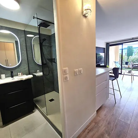 Appartement - Superbe 2 Pièces Avec Piscine - Proche Plages Et Centre Cannes