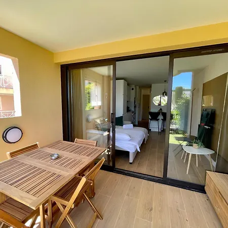 - Superbe 2 Pieces Avec Piscine - Proche Plages Et Centre